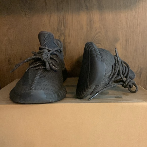 Adidas Yeezy Boost 350 V2Static Black(Reflective) - Picture 7 of 8